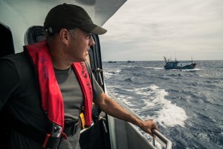 Ian Urbina, periodista de investigación: “Lo que más me ha impactado es el alcance de la violencia en la industria pesquera y su normalización”